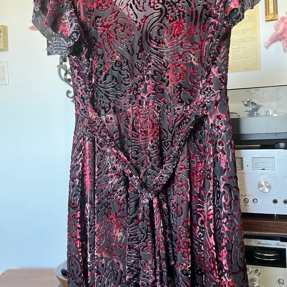 90s Red Velvet Asymmetrical Top with Cinch Belt Vintage - Picture 6 of 7